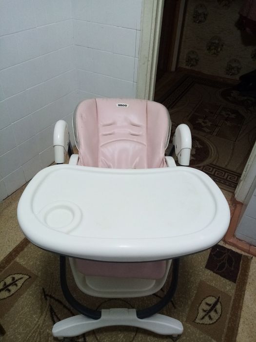 Детский стульчик для кормления