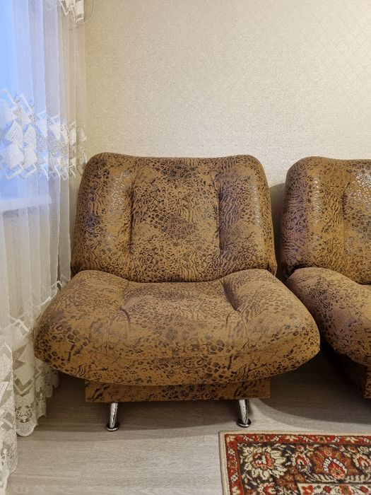 Диван и 2 кресла (3+1+1)