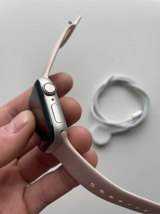 • Apple Watch • Gen 4 • 40mm•