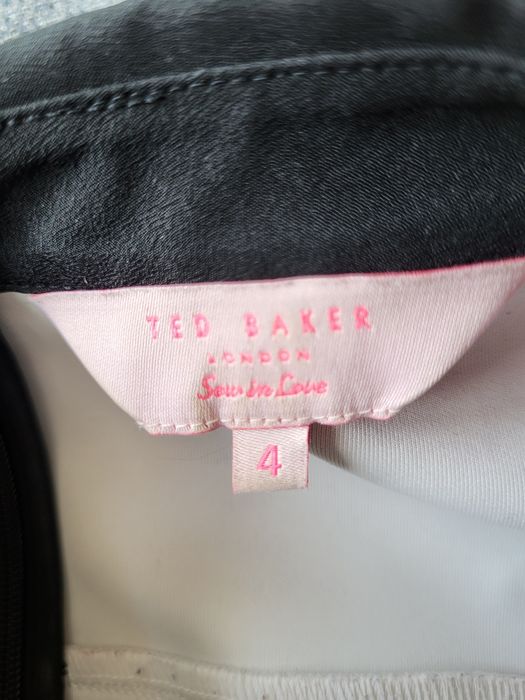 Гардероб женских вещей