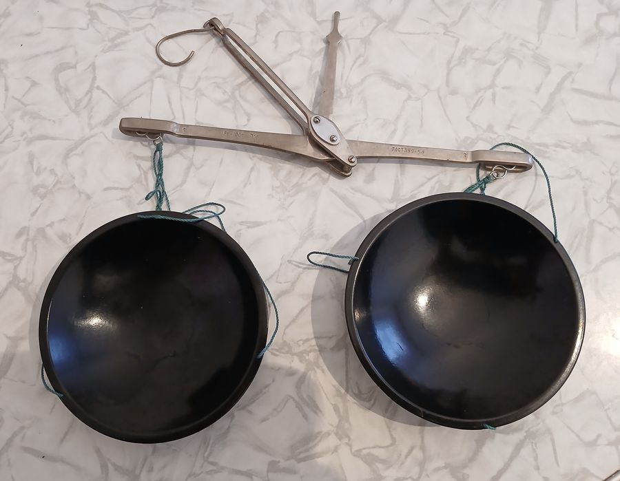 Набор  гирь медицинских и весы