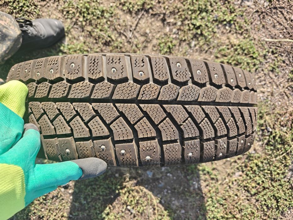Продам зимние шины r13 175/70