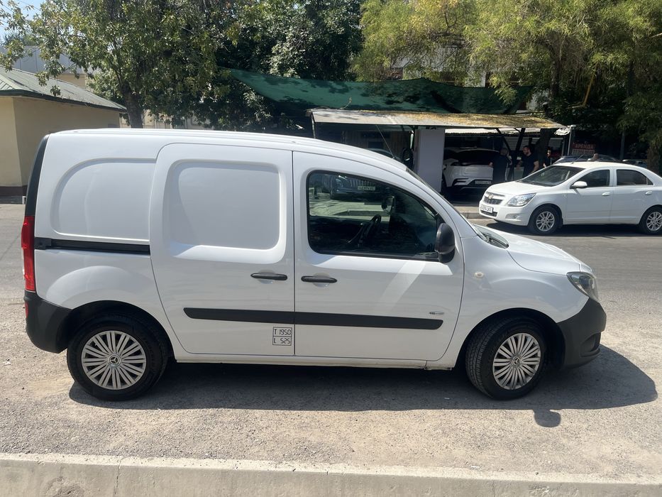 Продается Mersedes Benz Citan 2014 года дизель