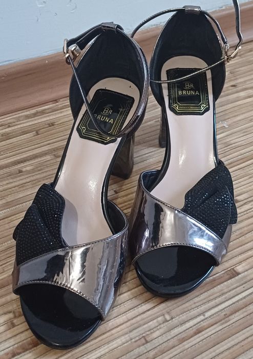 Продам женские обувь р.38