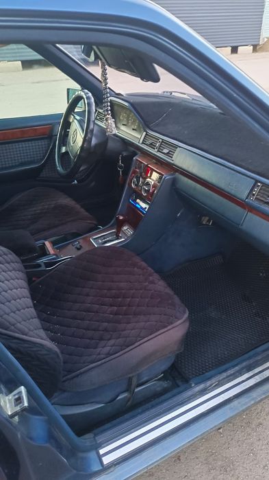 Продаю Мерседес 124