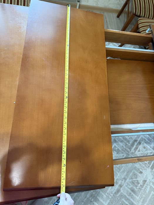 Стол со стульями