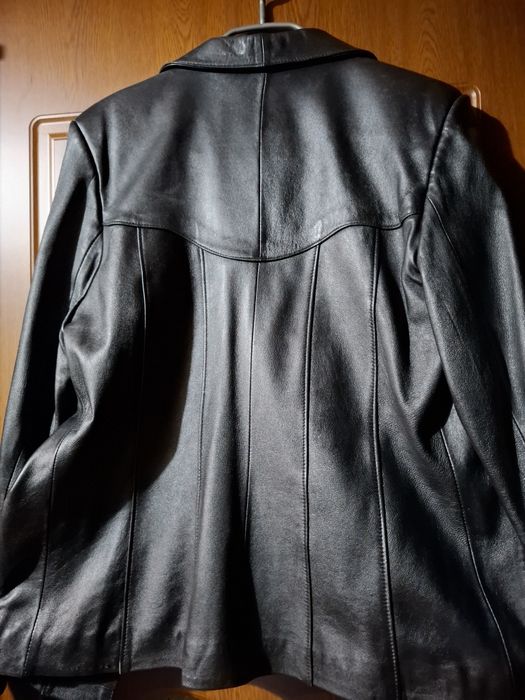 Geaca din piele naturală