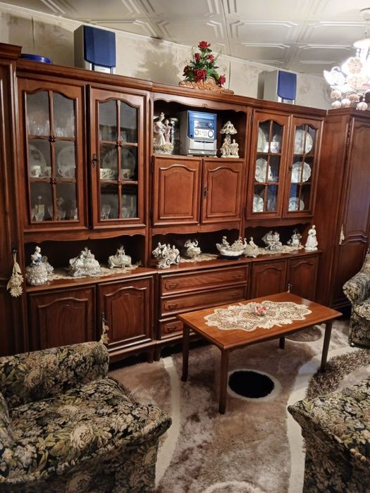 Mobilier sufragerie si canapea