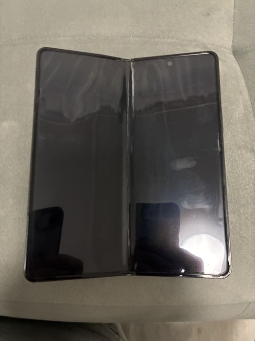 Samsung Galaxy Z Fold 4 - за части