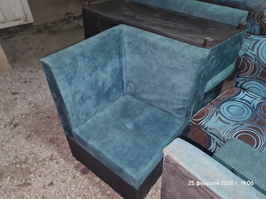 Диваны/ диванчики