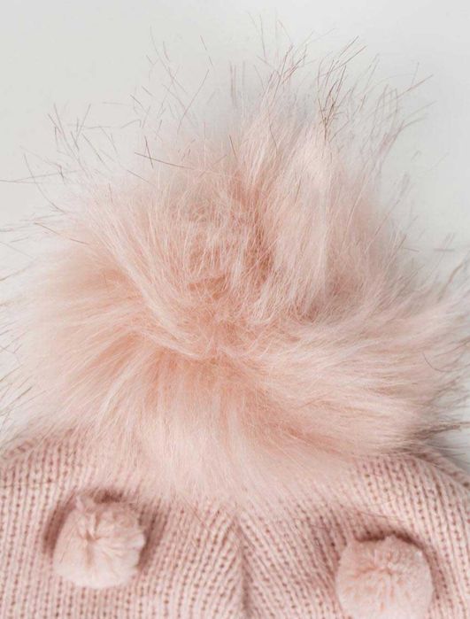 Момичешки зимни шапки