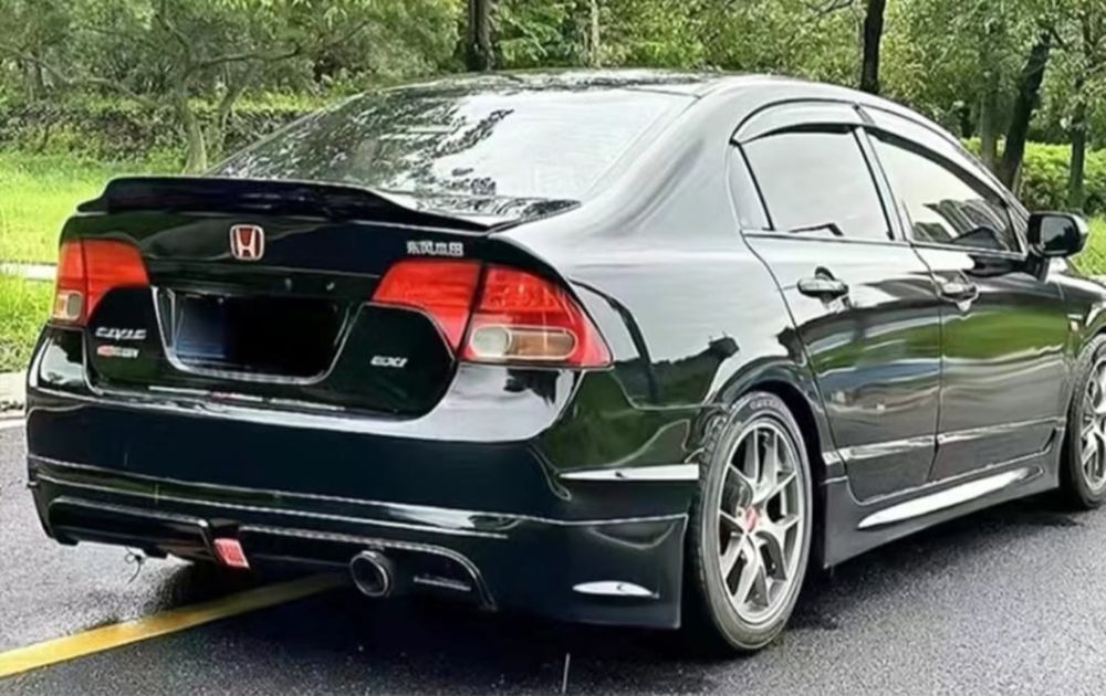 Спойлер универсальный 104 мм длина