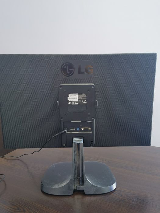 Монитор LG 22 перфектен