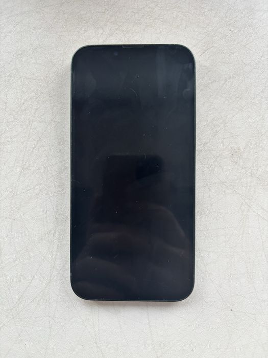 Продам Iphone 13