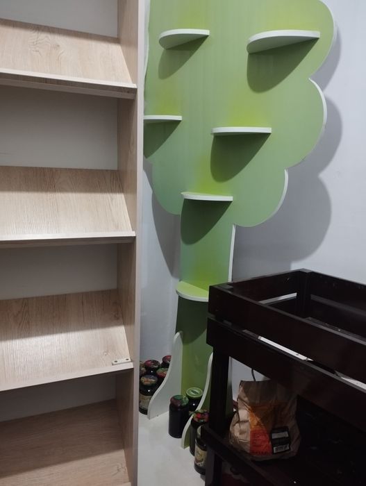 Продам полки для сувиниров