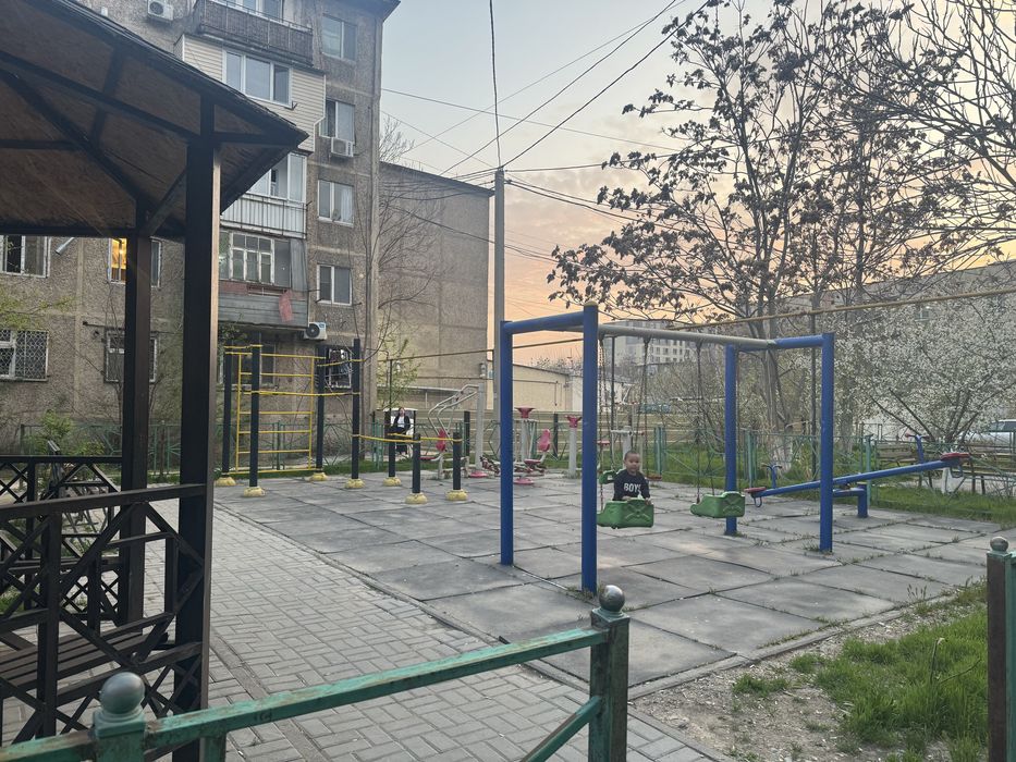 8 мкр 2 бөлмелі пәтер жалға беріледі