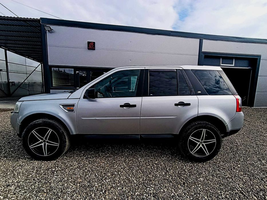 Vând Land Rover Freelander 2, cutie manuală, 4x4.Accept variante (schimb cu Volkswagen Caddy, ... etc].