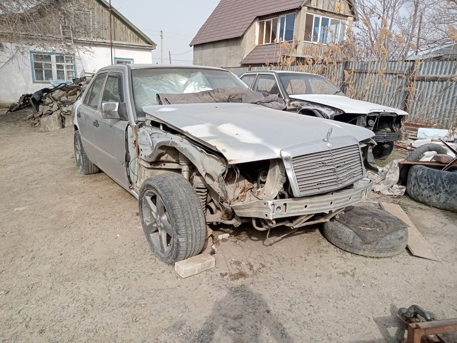 Мерседес бенс 124