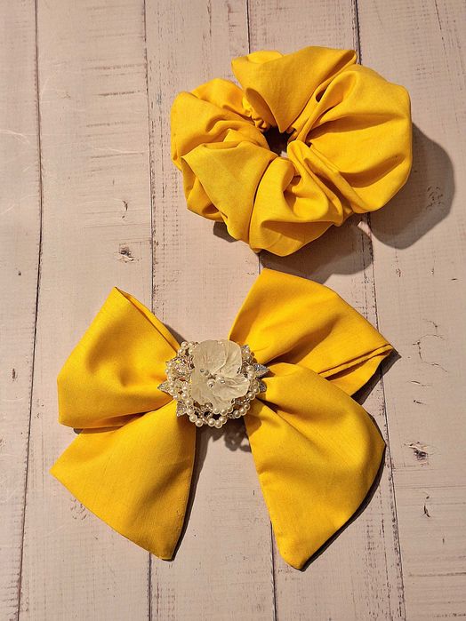 Панделка шнола и скрънчи