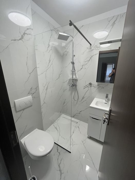 Independentei (scoala gene 1), 4 camere, 2 bai, 2 balcoane, 86mpu, 100mp utili