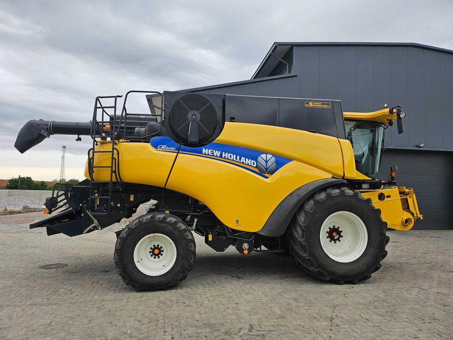 Combina agricola New Holland CR 9080