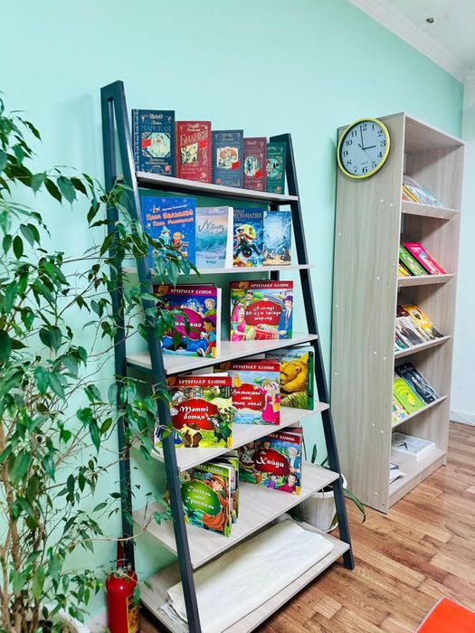 Полка для книг или цветов