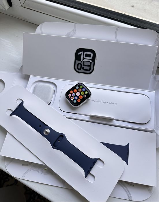 Apple iWatch 10 Silver 42mm 100%