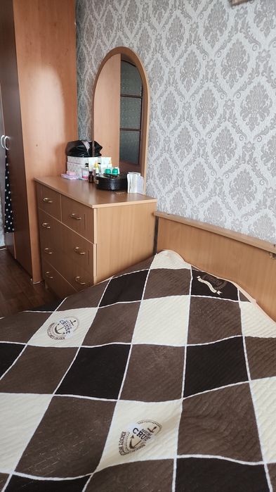 Продам срочно спальный гарнитур