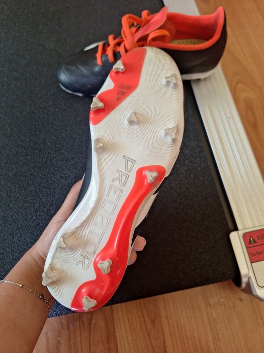 Детски бутонки  за футбол