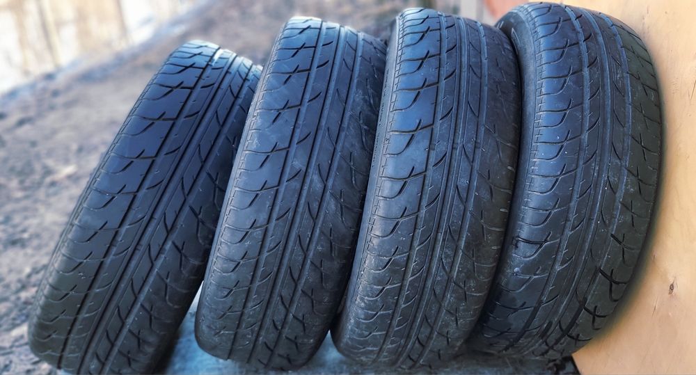 Шины 215/65/R15.