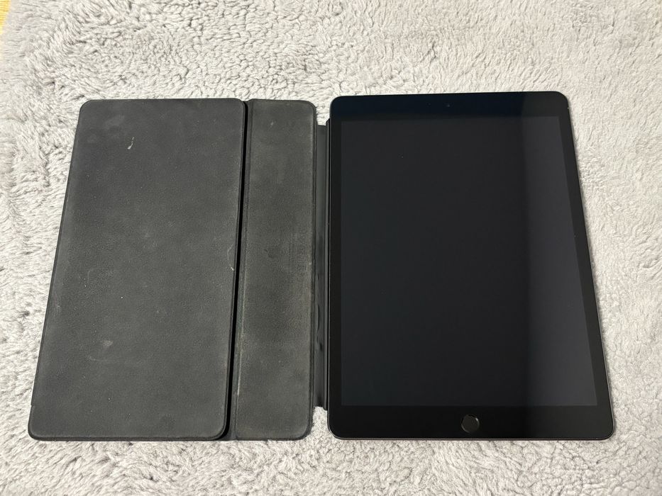 IPad 9th Gen Wi-Fi + Cellular