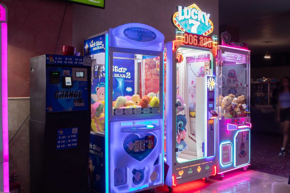 Vand jocuri distractive.Arcade ,Crane Machine