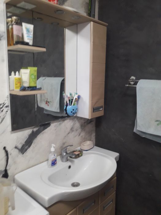 Умывальник б/у состояние отличное: