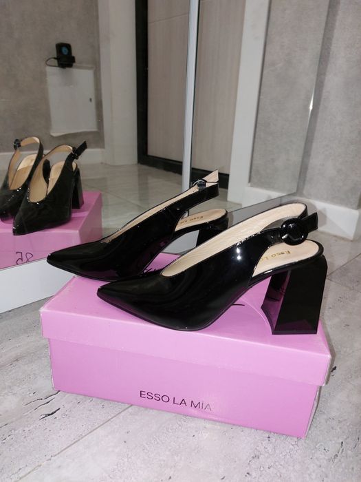 Туфли с открытой пяткой