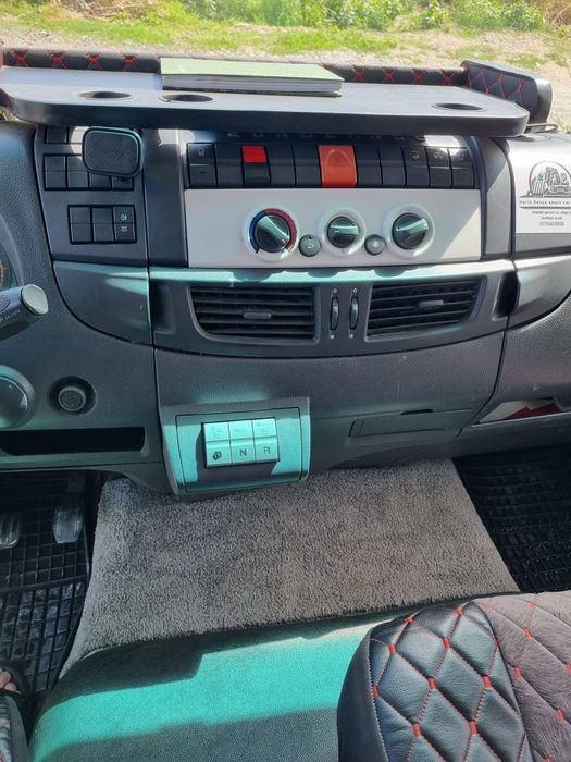 Vând iveco 75e21 basculabil cu macara