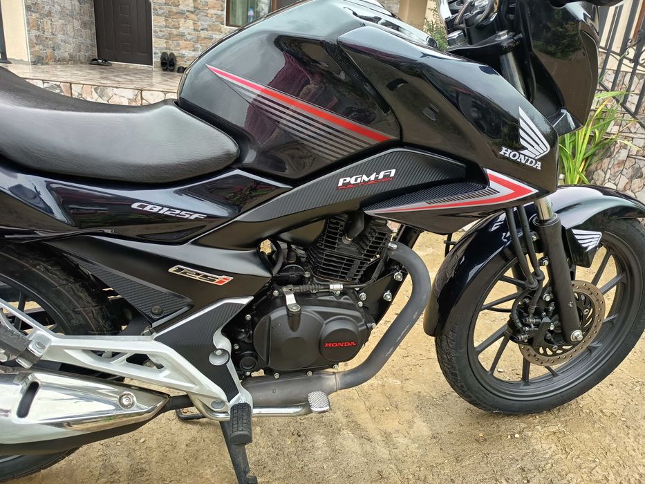 Продавам Honda CB125 F