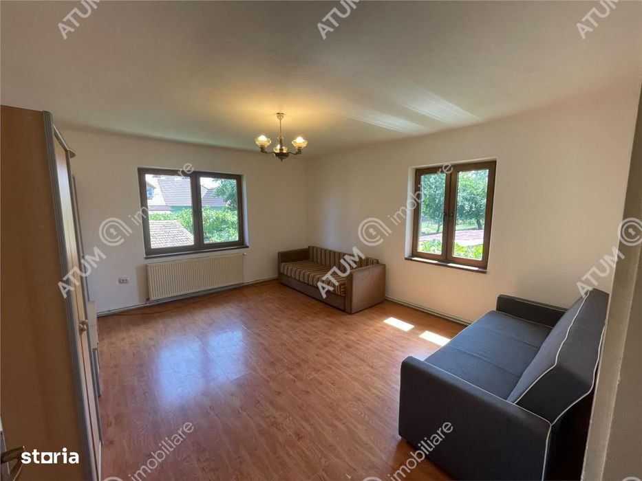 Apartament 3 camere decomandate curte comuna din zona Tiglari Sibiu — fotografia 3