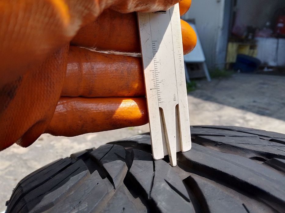 195/50/15 Унироял ДОТ 2012 г