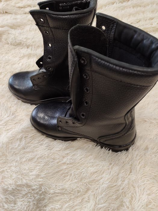 Продам Берцы женские