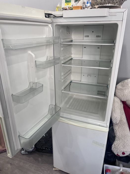 Продам холодильник