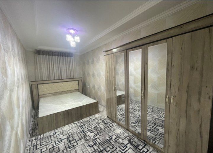 Qipchoq metro station yaqinida