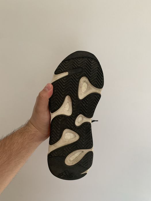 Yeezy 700 Wave Runner 43 1/3 og all LEGIT