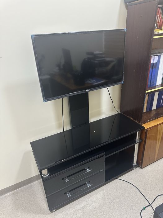 Televizor 32 talik, smart emas, padstavkasi bilan