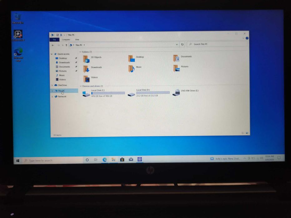 HP Pavilion laptop, tastatura cu probleme, in rest merge bine este complet,hard de 1 TB, 8gb ram