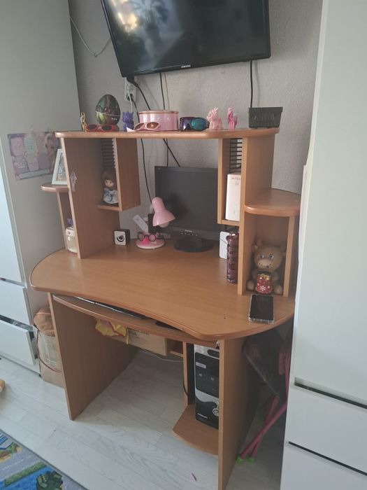 Продам компьютерный стол