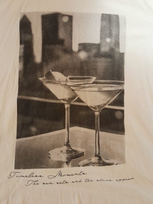 Бяла тениска с надпис