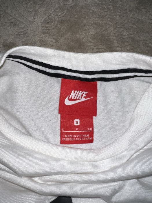 Потници Nike и Adidas