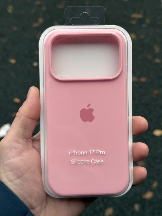 - Huse iPhone 17 Pro  80 lei