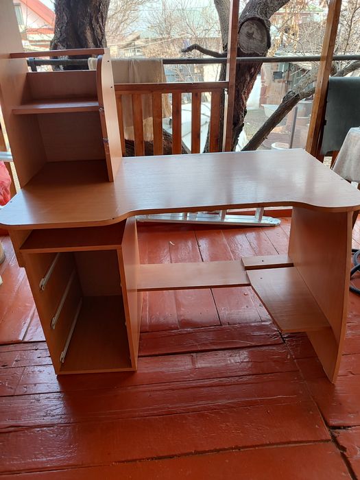 Стол компьютерный б/у