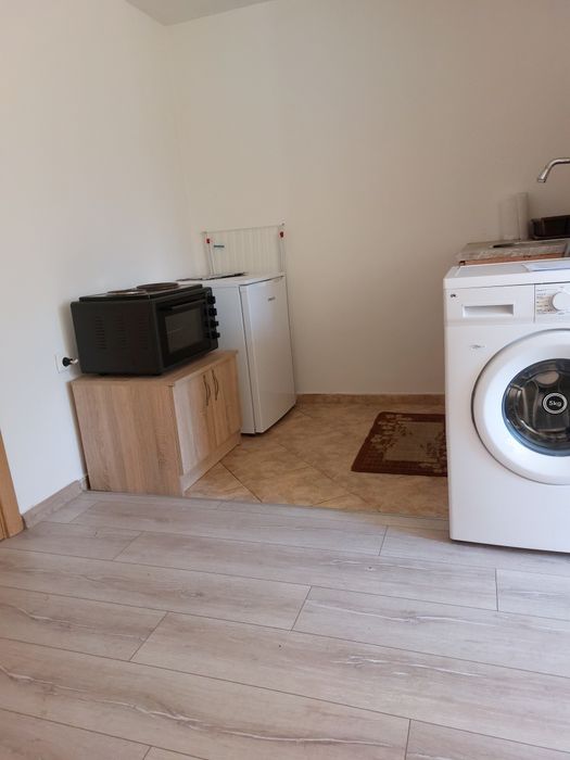 Дава се под наем Едностаен апартамент в Варна, Лятно кино Тракия - 28 кв.м за 229.5 € - Снимка #1